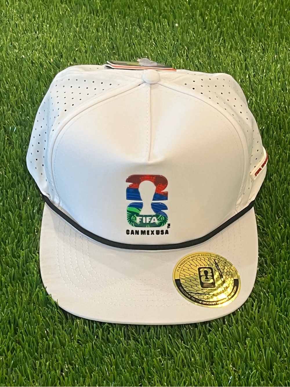 Official FIFA World Cup 2026 Flat Bill Snapback Hat White / Black Rope NWT